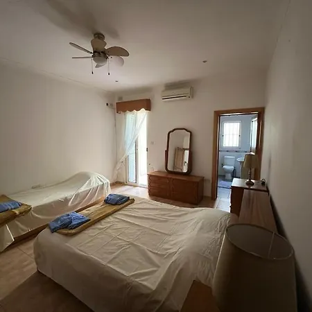 Typical Maltese Townhouse By Sea Apartamento