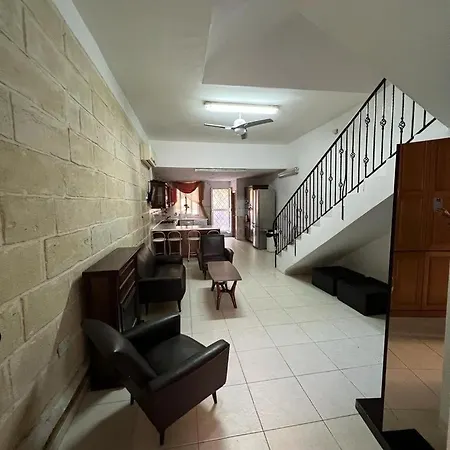 Typical Maltese Townhouse By Sea Apartamento