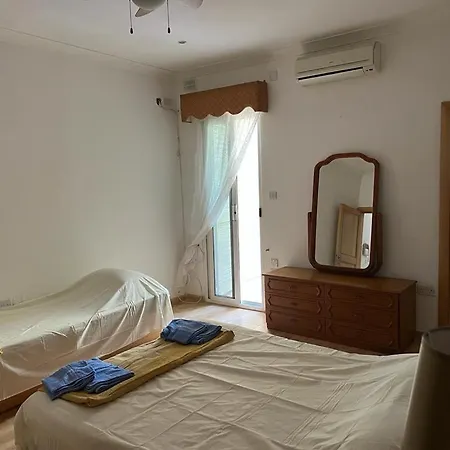 Apartamento Typical Maltese Townhouse By Sea St Paul's Bay
